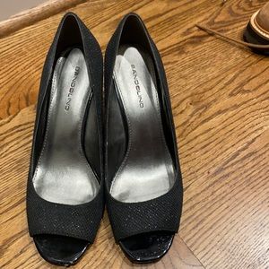 Adorable barely worn Bandolino wedges